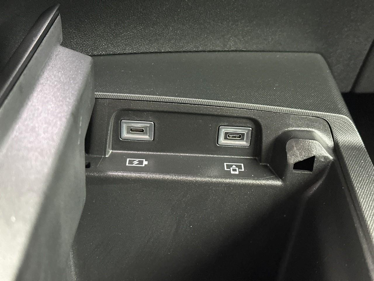 Peugeot 3008 hybrid 136 e-dcs6 gt — photo 31