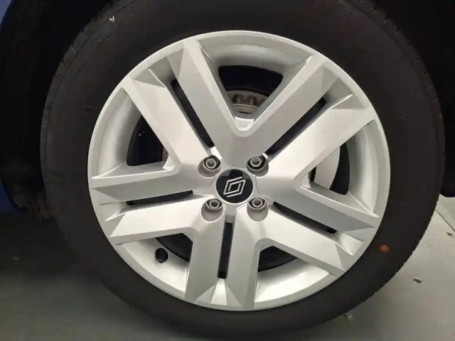 Renault Clio blue dci 100 ch gsr2 — photo 23
