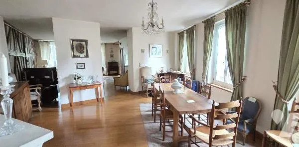 Maison 7 pièces 198 m²