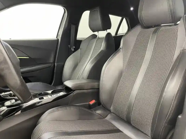 Peugeot 2008 puretech 130 s&amp;s eat8 — photo 14