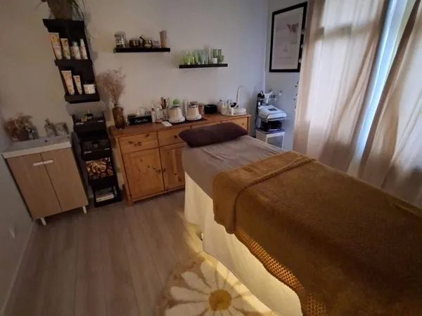 Location local pro / cabinet 15 m² en salon — Muzillac (Esthétique, Bureau, Libéral...)