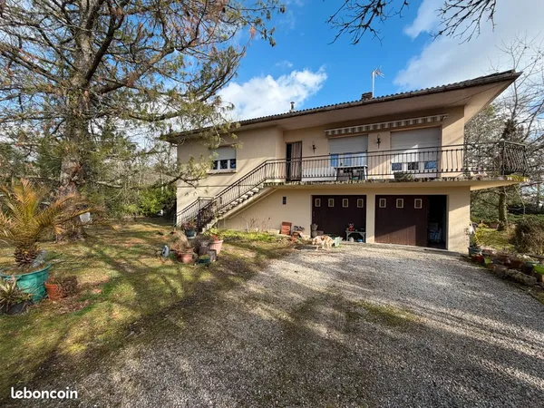 EXCLUSIVITÉ - Saint-Aubin-de-Médoc - Maison familiale 3 chambres 1990 M² de terrain divisible - Fort