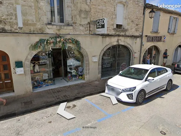 Local commercial 68 m² Vergèze