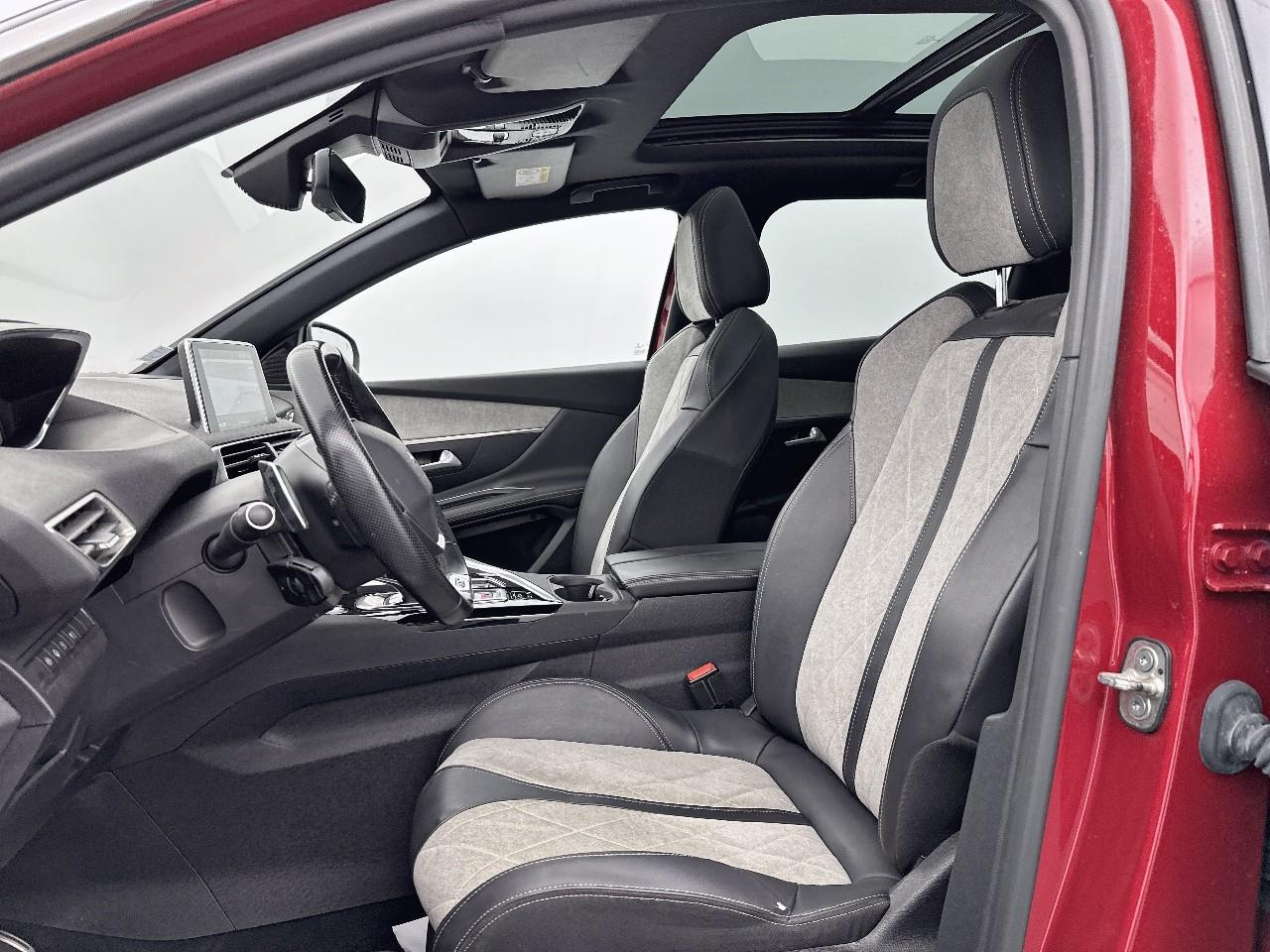 Peugeot 3008 hybrid4 300 e-eat8 gt — photo 9