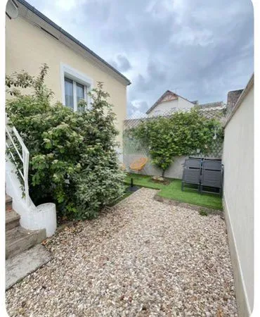 Maison meublée T3 avec cour, proche tram