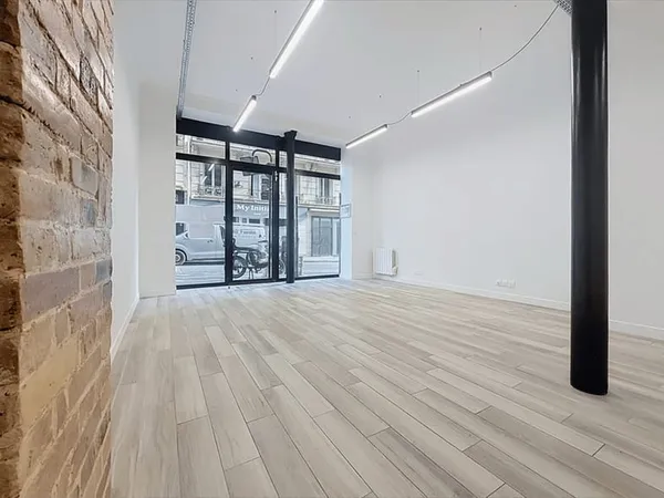 Boutique 1 pièce 180 m²