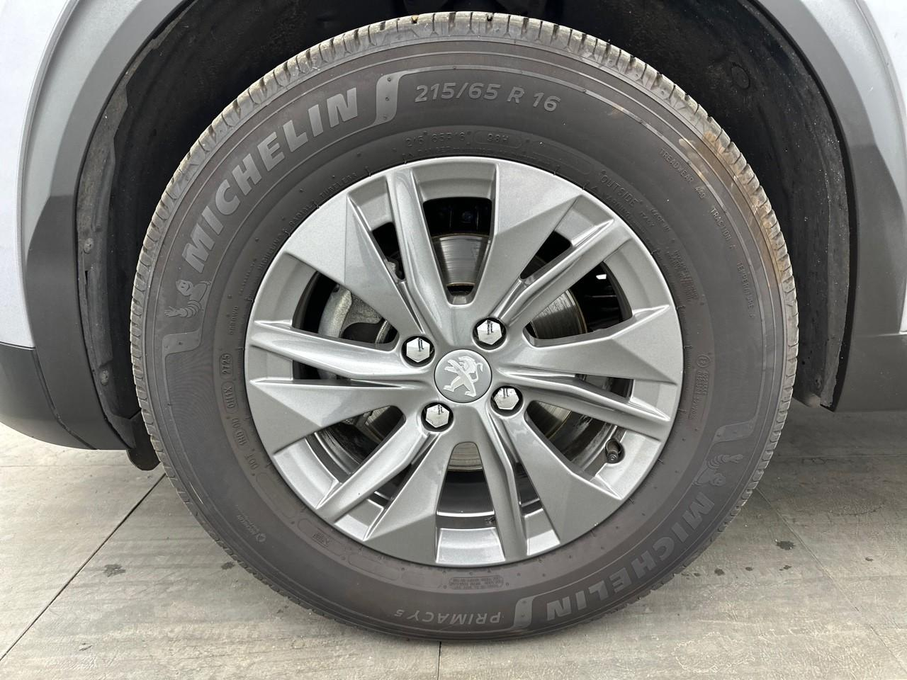 Peugeot 2008 puretech 130 s&s eat8 active pack — photo 14