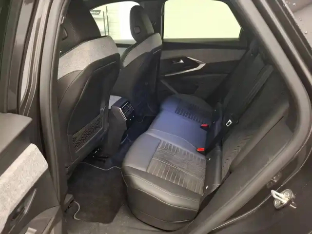 Peugeot 3008 hybrid 145 e-dcs6 — photo 12