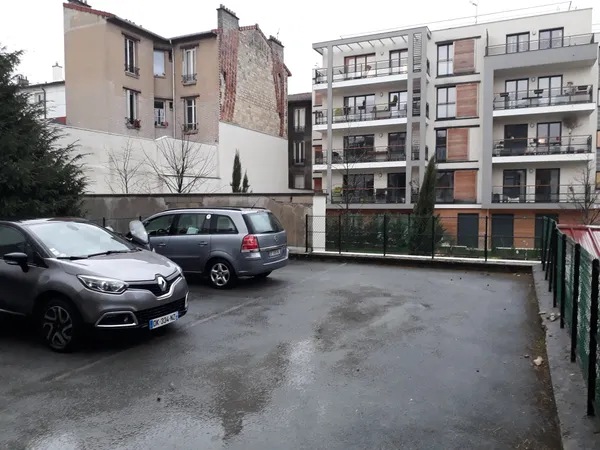 Loue parking 12m²