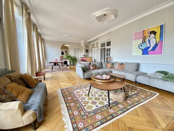 Duplex 8 pièces 296 m²