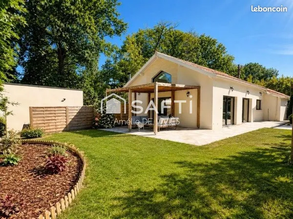 Propriété 7 pièces 200 m²
