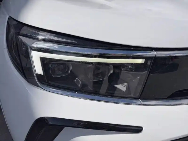 Opel Grandland hybrid 225 ch bva8 — photo 16