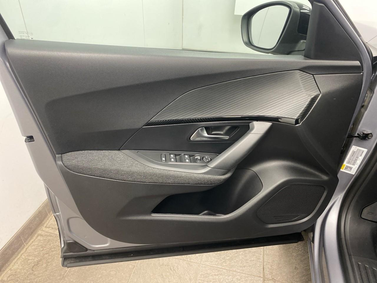 Peugeot 2008 100 s&s bvm6 style — photo 19