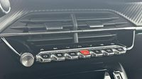 Peugeot 2008 1.2 PureTech 130ch S&S GT EAT8 — photo 15