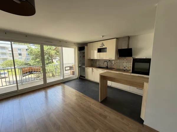 Loue chambre en colocation dans appartement