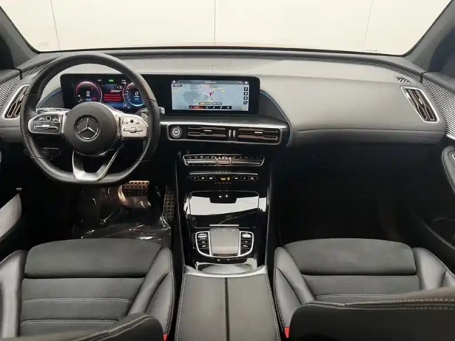 Mercedes Eqc 400 4matic amg line — photo 11