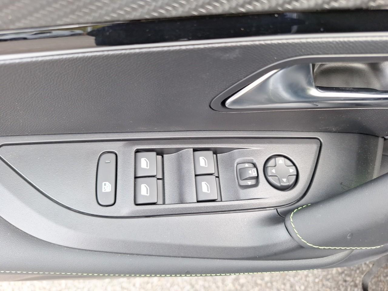 Peugeot 2008 1.2 hybrid 145ch gt e-dcs6 — photo 12