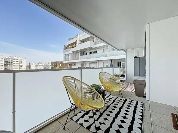 ISSY LES MOULINEAUX - Appartement traversant 4 pièces de 85,51m² avec terrasses dans un immeuble réc
