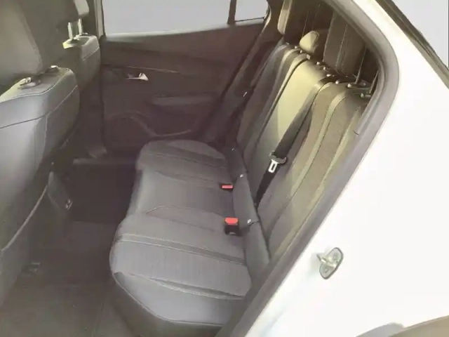 Peugeot 2008 bluehdi 130 s&amp;s eat8 — photo 12