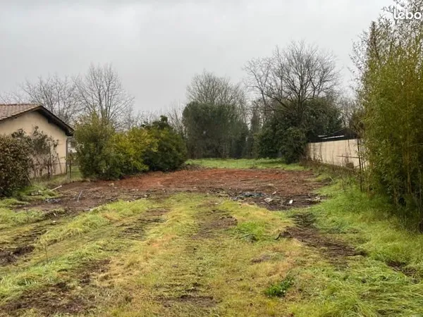 Terrain 1 019 m² Abzac
