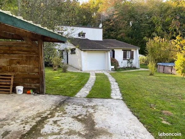 Urgent prix en baisse, vente maison au calme proche de la ville et des commodités, idéale pour y viv