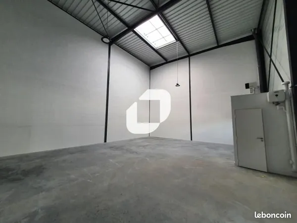 Local d'activité 333 m²