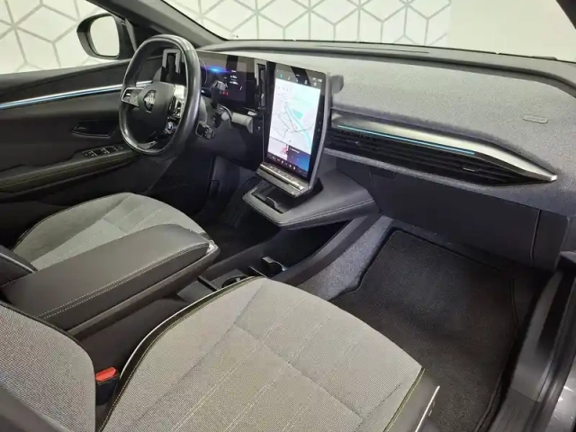 Renault Megane e-tech ev60 220 ch super charge — photo 28
