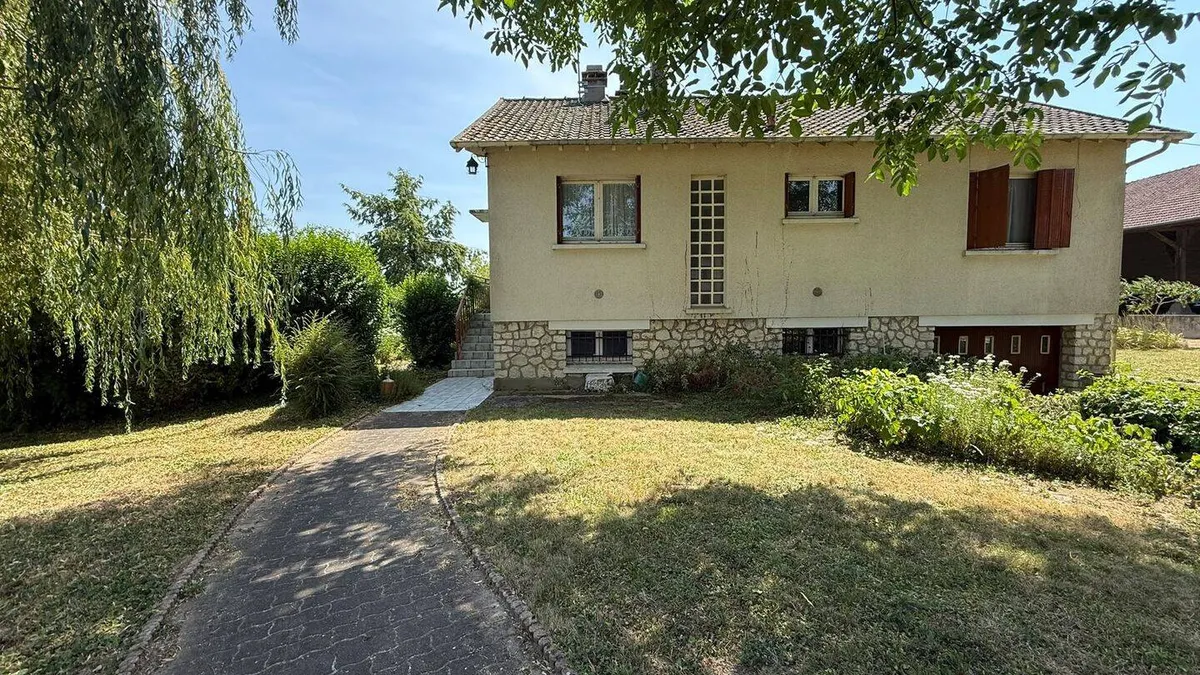 Photo 1