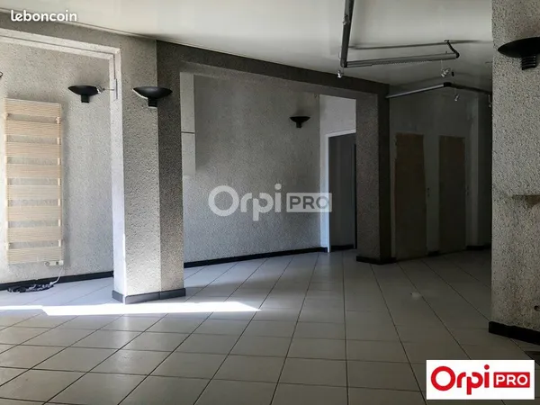 Bâtiment 178 m²