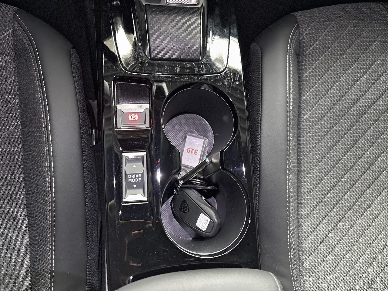 Peugeot 2008 130 s&s eat8 allure — photo 24