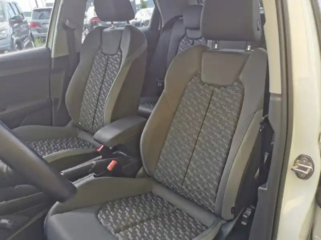 Audi A1 25 tfsi advanced 1.0 tfsi 95 c — photo 12