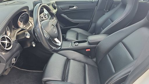 Mercedes Classe CLA 2.1 200 136 7G-DCT - Starlight – 2019 – 109524 km – Diesel – Boîte Automatique — photo 16