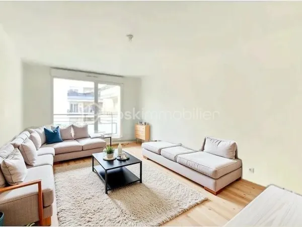 Vivez le confort moderne dans ce spacieux appartement au coeur de l'urbain!