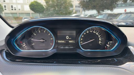 Peugeot 2008 1.2 PureTech 110 - Allure – 2018 – 106566 km – Essence – Boîte Manuelle — photo 25