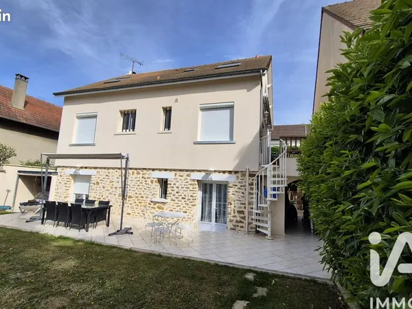 Maison familiale 9 pièces 163 m²