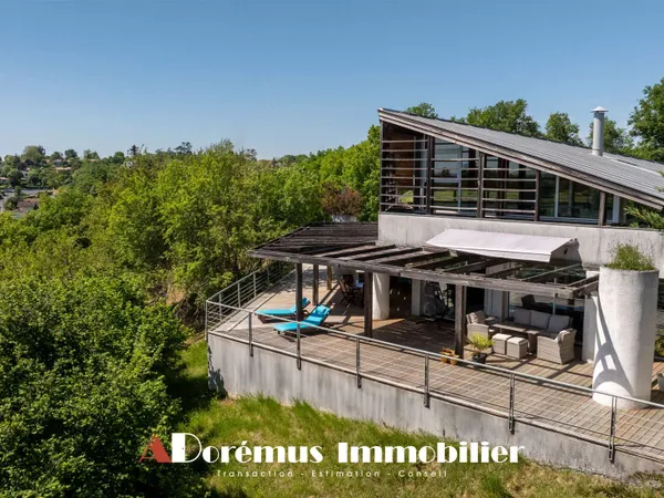 Maison 5 pièces 236 m²