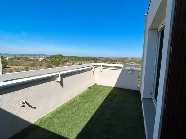 MARIGNANE - Grand T1 de 32 m² avec terrasse de 12 m² et vue exceptionnelle