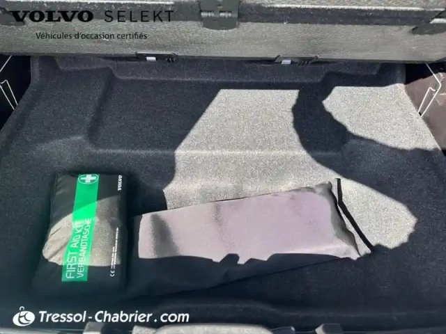 Volvo Xc40 d3 adblue 150 ch geartronic 8 r-design — photo 27