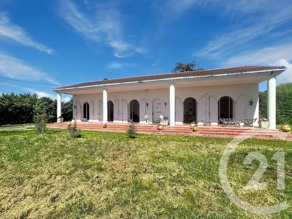 Maison 7 pièces 378 m²
