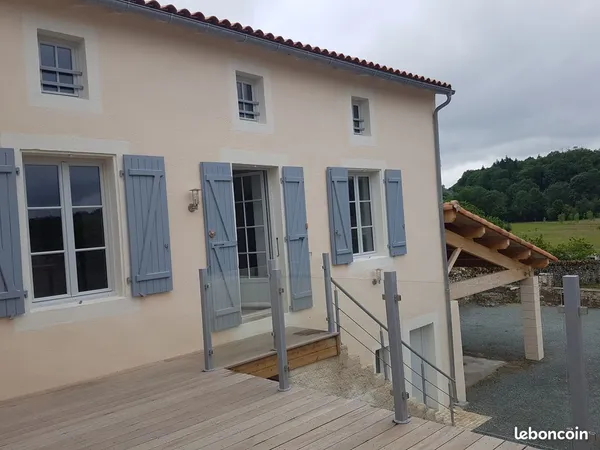 Maison dans centre bourg à 30 min de Niort