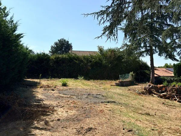 3 Terrains à bâtir viabilisés à Saint-Genis-les-Ollières