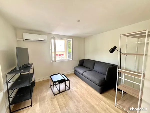 Studio meublé et climatisé - CENTRE-VILLE BRIVE