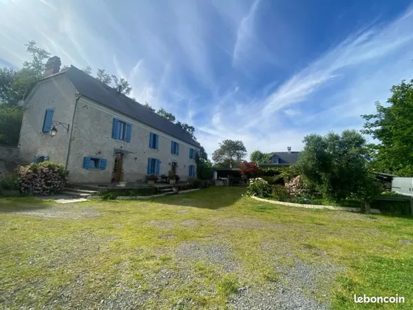 Propriété 6 pièces 244 m²
