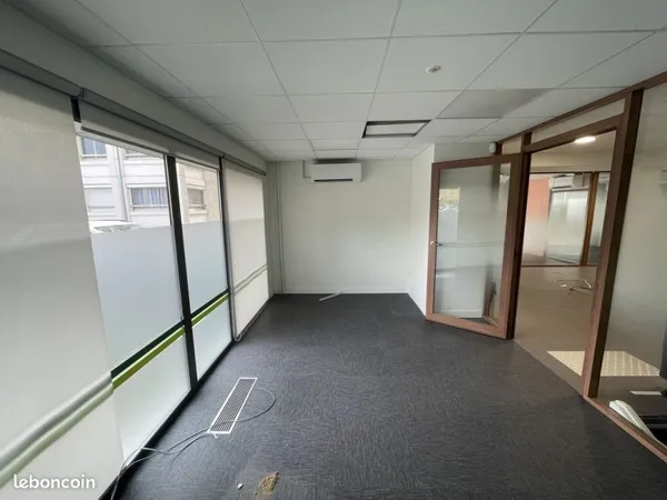 Bureaux, local commercial 241 m² La Madeleine
