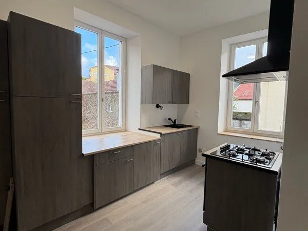 À LOUER - Bel appartement T2 de 60 m² entièrement rénové - Le Thillot