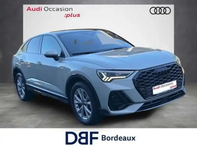 Audi Q3 35 tfsi 150 ch s tronic 7 s line — photo 6