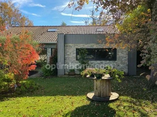 Maison d'architecte d'exception de 230m² au coeur d'un écrin de sérénité à LEOGNAN (33)