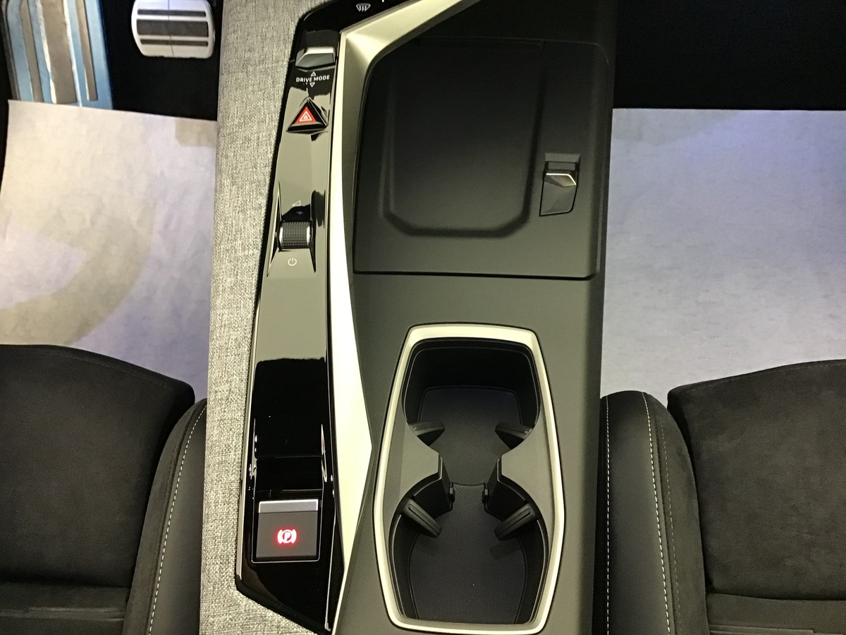 Peugeot 3008 — photo 23