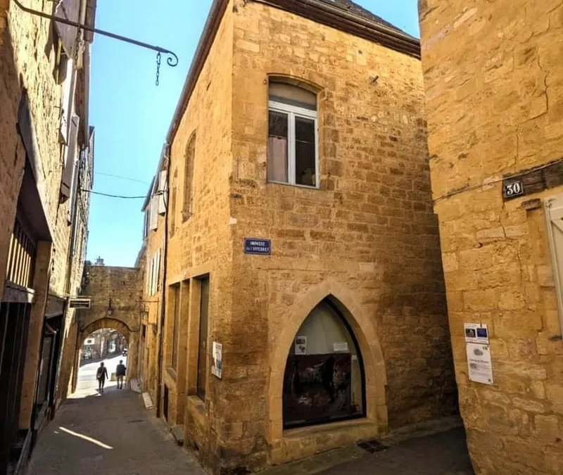 Photo 1