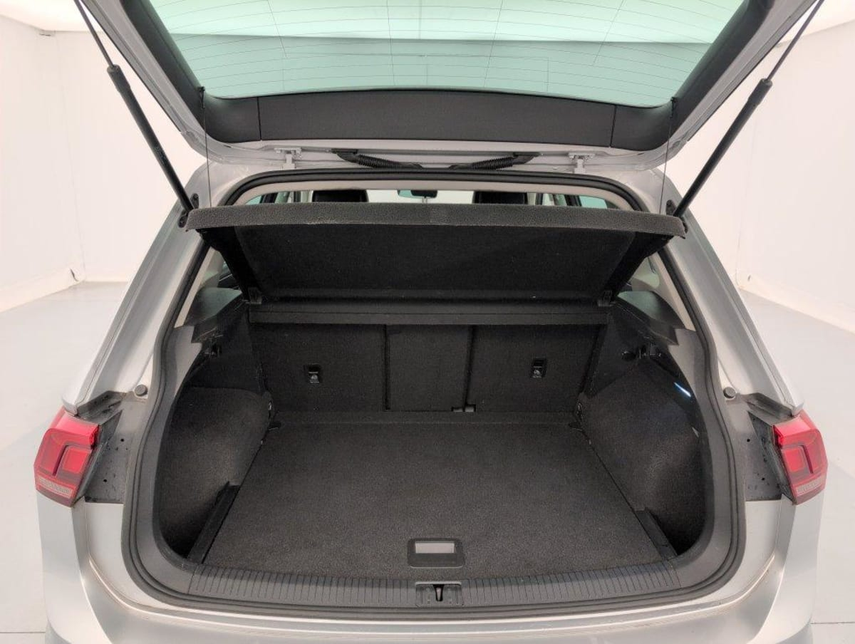 Volkswagen Tiguan — photo 11